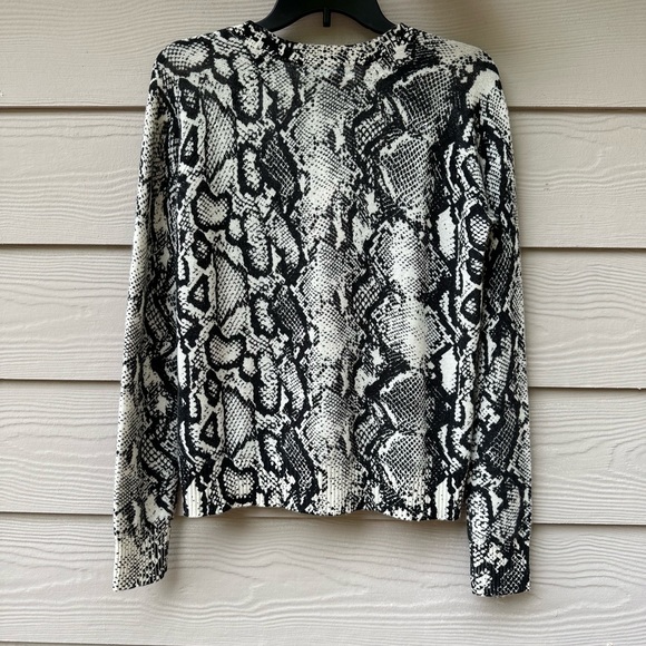 Bloomingdale’s Aqua Snake Print Cashmere Sweater - Picture 9 of 12